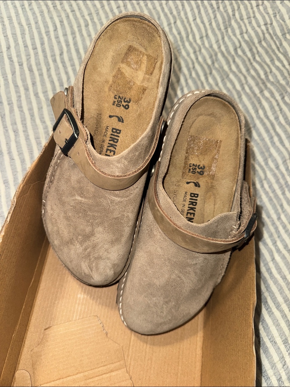 Birkenstock Women's Suede Clog Mule in Taupe Beige New in Box!
